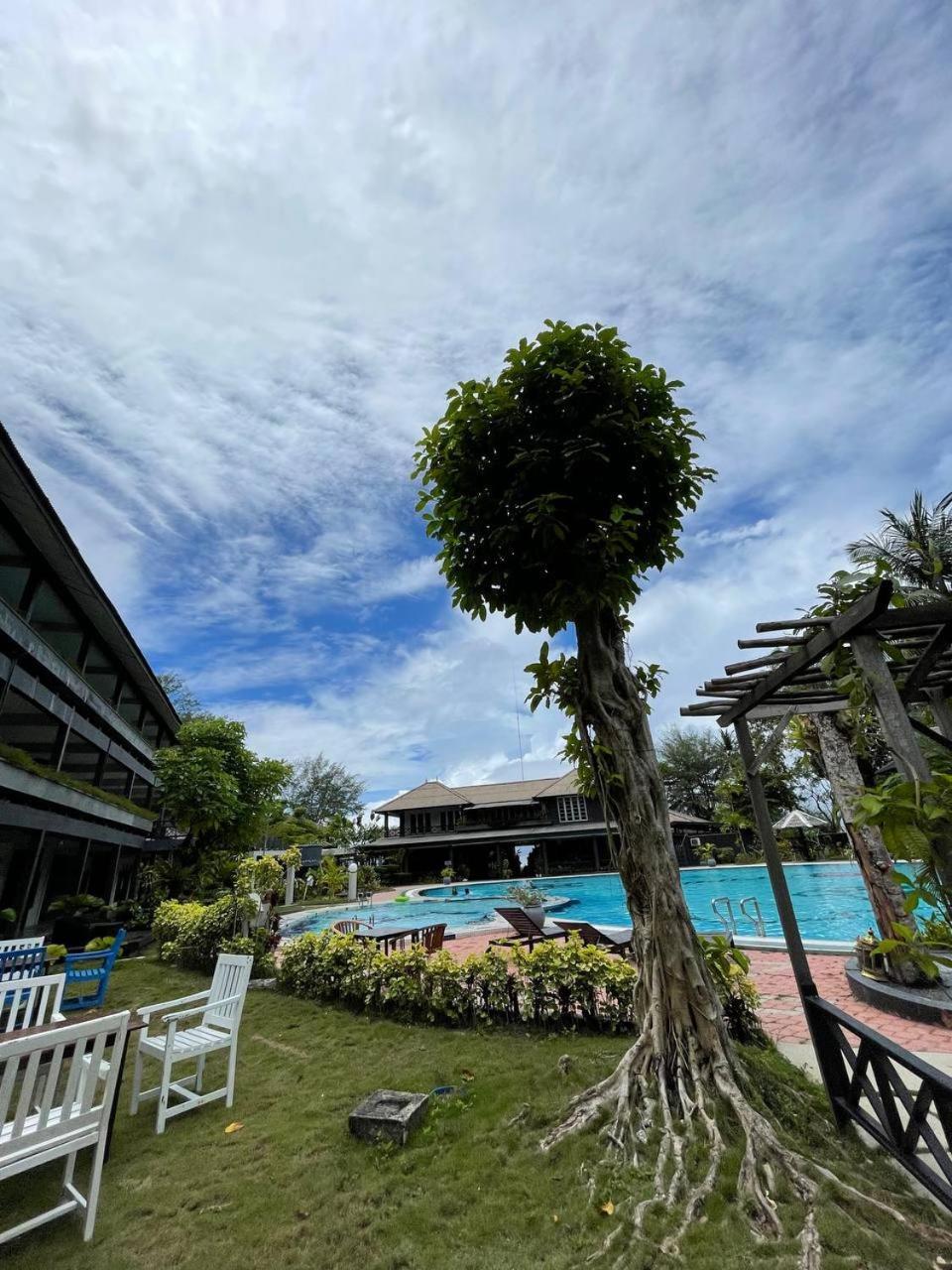 Beach Resort - Arwana Perhentian Besar Kampung Kuala Besut Dış mekan fotoğraf