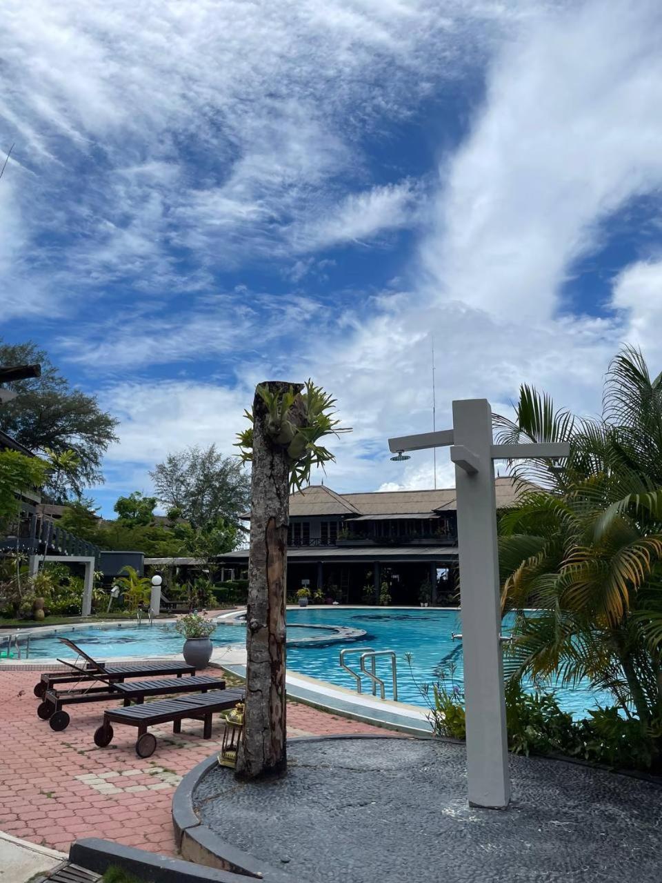Beach Resort - Arwana Perhentian Besar Kampung Kuala Besut Dış mekan fotoğraf