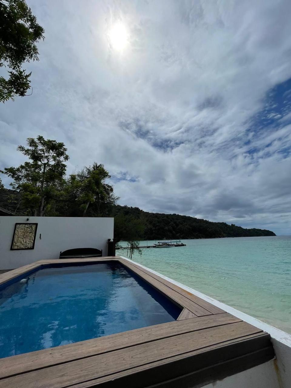 Beach Resort - Arwana Perhentian Besar Kampung Kuala Besut Dış mekan fotoğraf